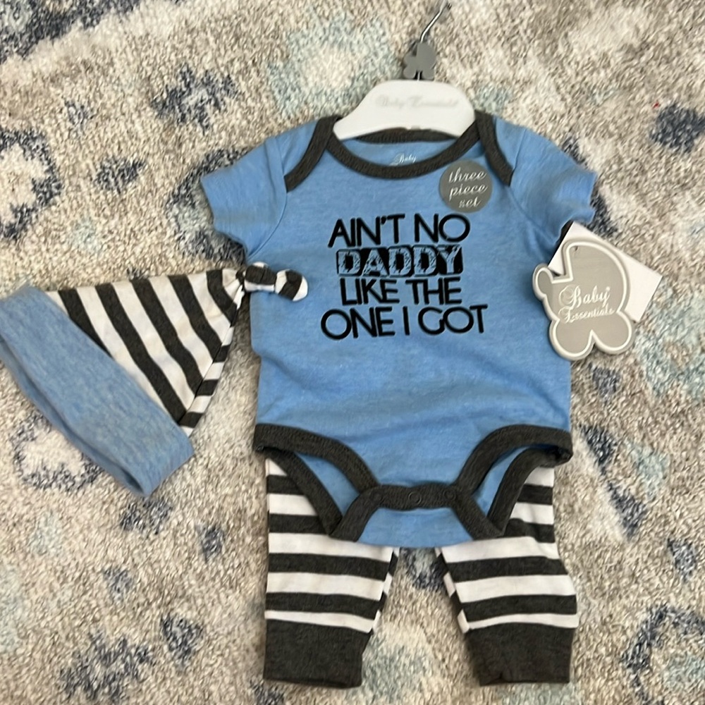Baby essentials outfit 0-3 months blue grey onesie